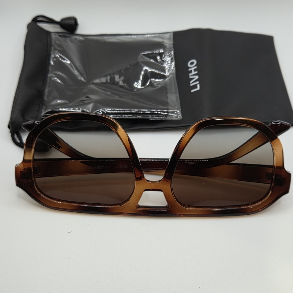 Elegant Tortoise Shell Sunglasses